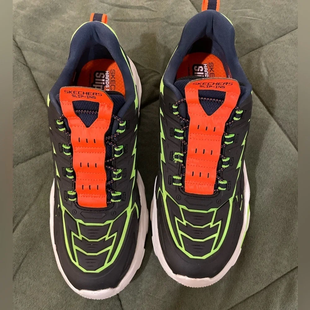 Skechers Kid’s Black and Neon Green Athletic Shoes - Picture 1 of 8